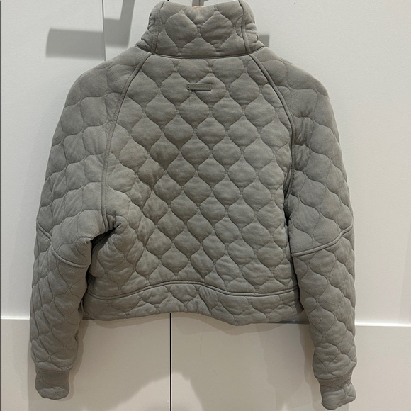Lululemon Scuba Quilted Half Zip - Picture 4 of 4